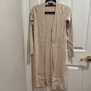 525 America Cream Knit long cardigan Sweater in excellent condition. Size xs